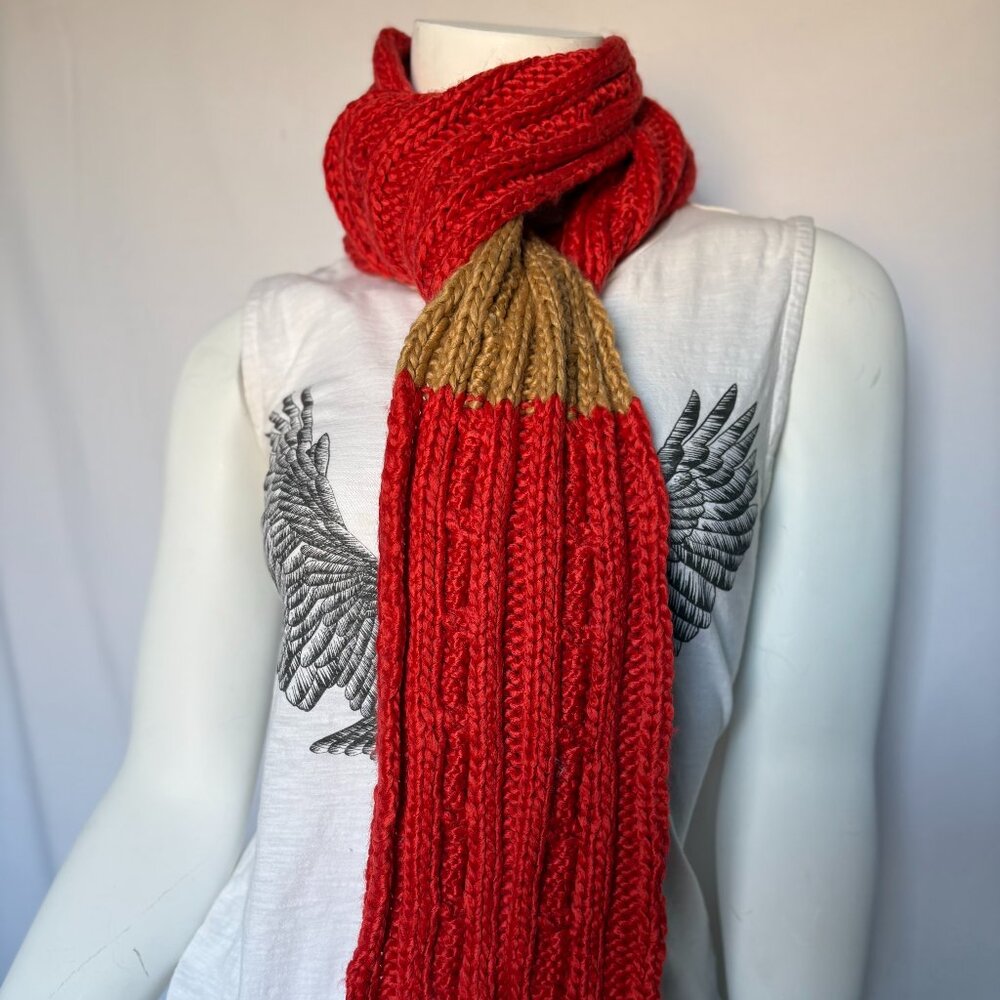 Chunky Knit Two-Tone Scarf